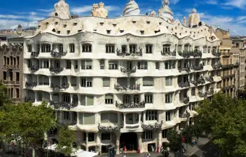 La Pedrera–Casa Mila Ticket – Audio Guide or Guided Tour