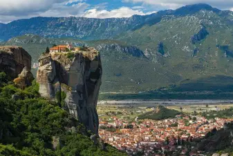 Meteora Day Trip with Central Pickup & Optional Lunch