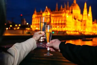 Budapest Prosecco Cruise – Unlimited Prosecco & Cocktails
