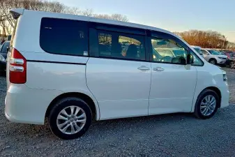 Airport Transfer from Entebbe to Kampala