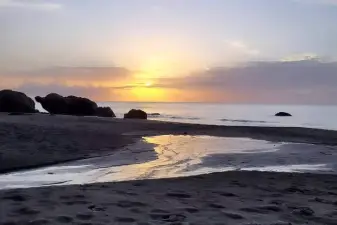 48-Hour Private Hiking and Beach Bivouac Adventure