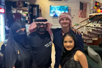 Bahrain Party Pub Crawl Tour – VIP Club Access Party Bus