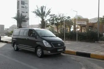 Jordan Transportation – Full-Size Sedan, Wi-Fi, Water