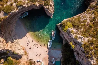 Blue Cave and Hvar Tour – 5 Islands Cruise from Split and Trogir
