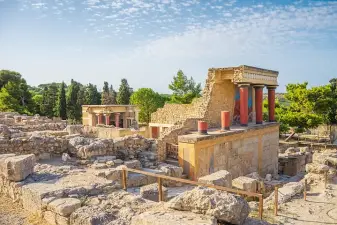 Knossos Palace and Heraklion Tour from Chania or Rethymno