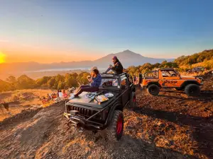 Mount Batur Sunrise Jeep Tour & Trekking with Optional Photographer