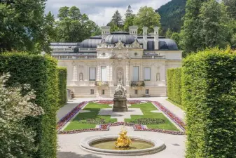 Castles Linderhof & Neuschwanstein from Munich