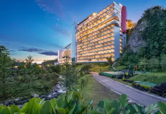 Le Eminence Puncak Hotel Convention and Resort