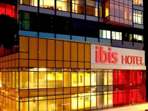Ibis Hong Kong Central & Sheung Wan Hotel